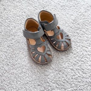 ANGULUS SANDAL WITH HEART DETAIL AND VELCRO CLOSURE